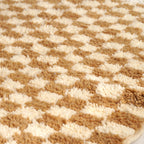 Tapis Berbère en laine Damier camel et blanc